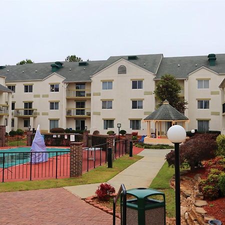 Отель Baymont By Wyndham Norcross Atlanta Экстерьер фото