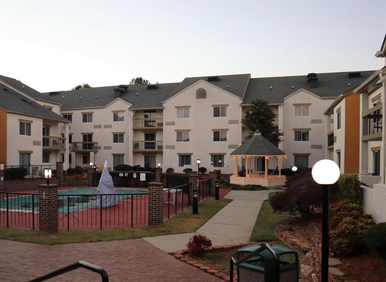Отель Baymont By Wyndham Norcross Atlanta Экстерьер фото