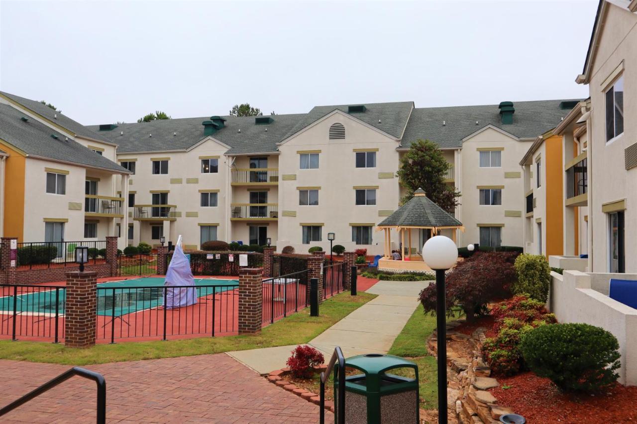 Отель Baymont By Wyndham Norcross Atlanta Экстерьер фото