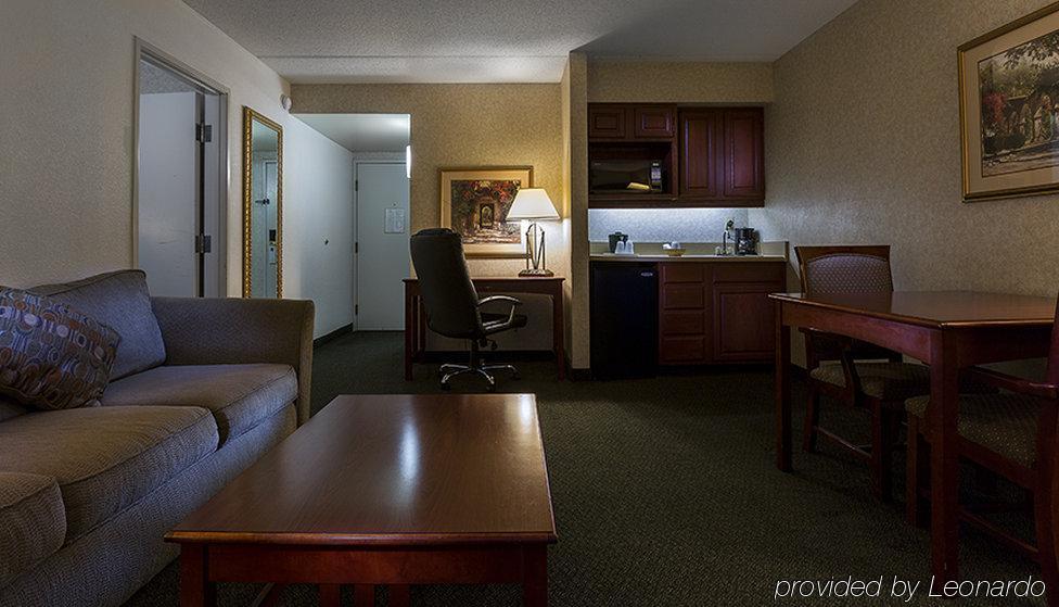 Отель Baymont By Wyndham Norcross Atlanta Экстерьер фото