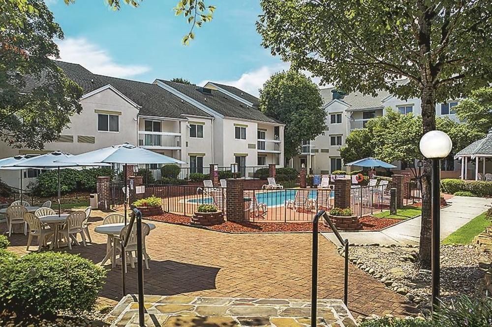 Отель Baymont By Wyndham Norcross Atlanta Экстерьер фото